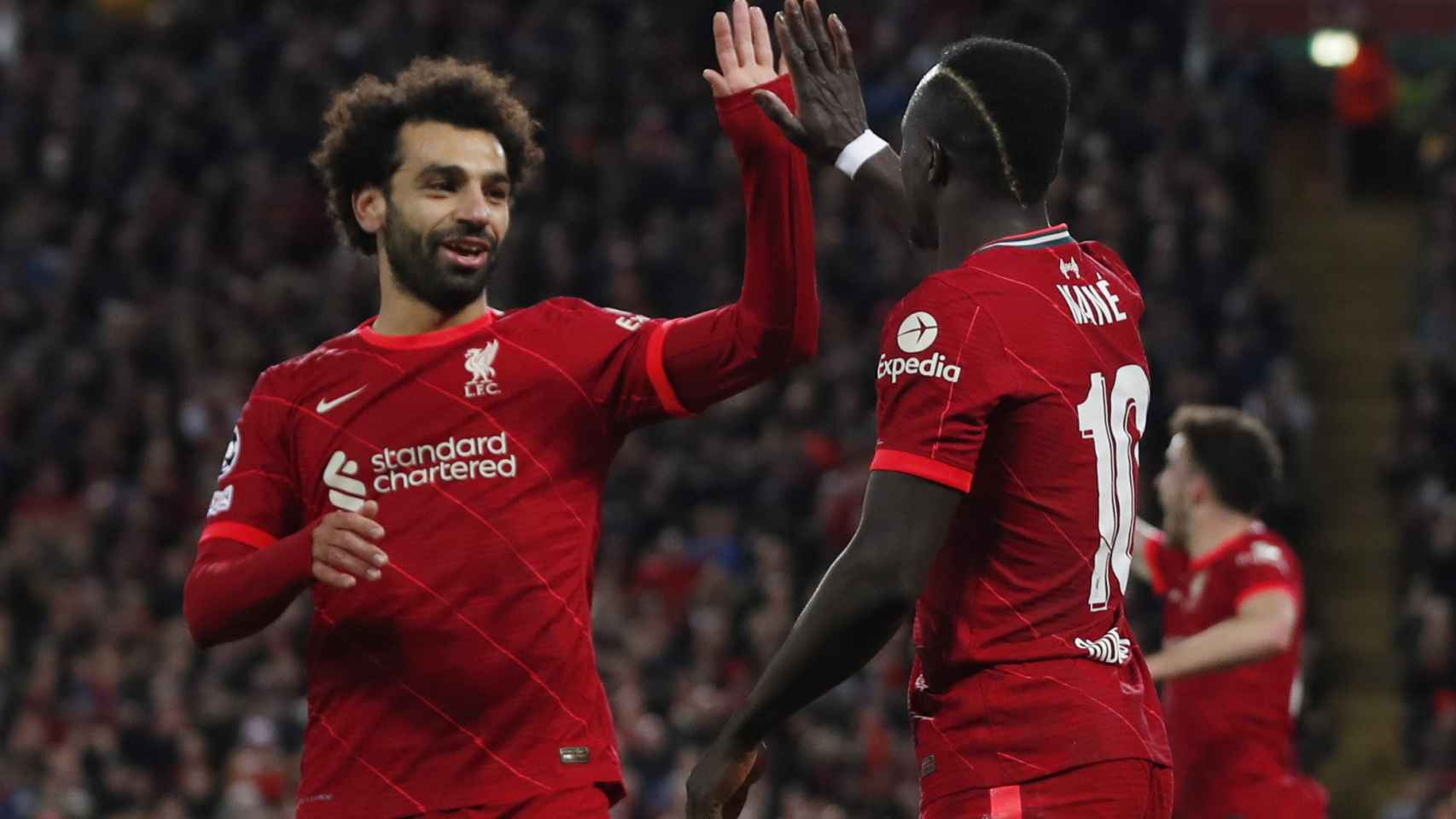 Mohamed Salah felicita a Sadio Mané por su gol