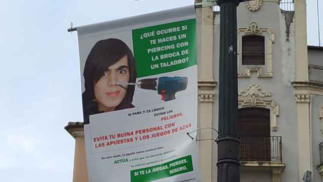 Uno de los carteles colocados por Zamora