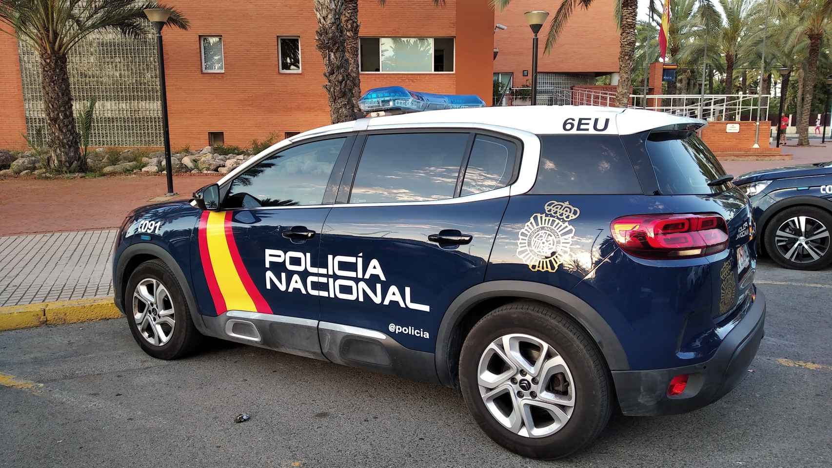 Coche de la Policía Nacional en Elche.