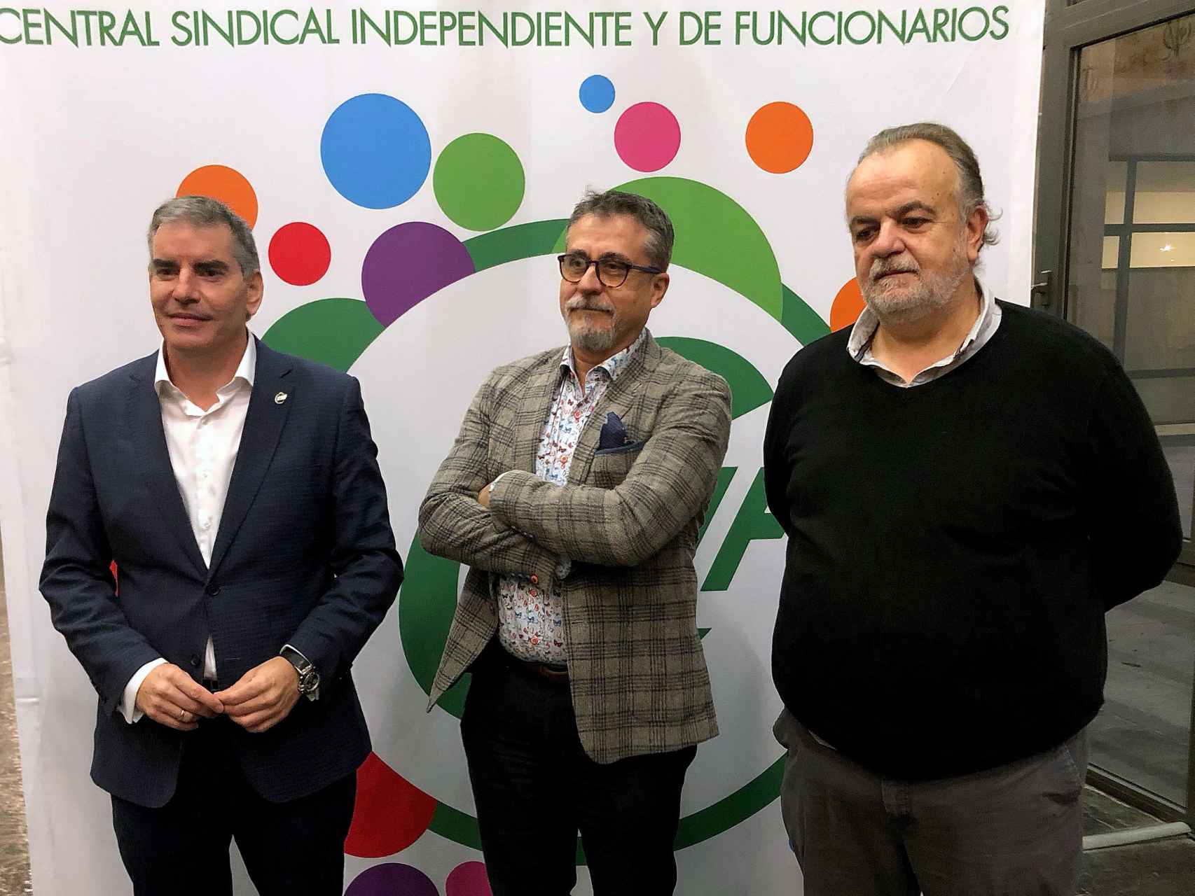 Benjamín Castro (presidente de CSIF Castilla y León), el inmunólogo Alfredo Corell, y el presidente de Sanidad de CSIF, Fernando Hontangas