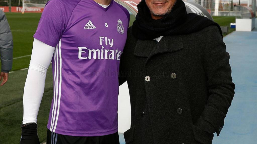 Alejandro Sanz, junto a Toni Kroos en Valdebebas