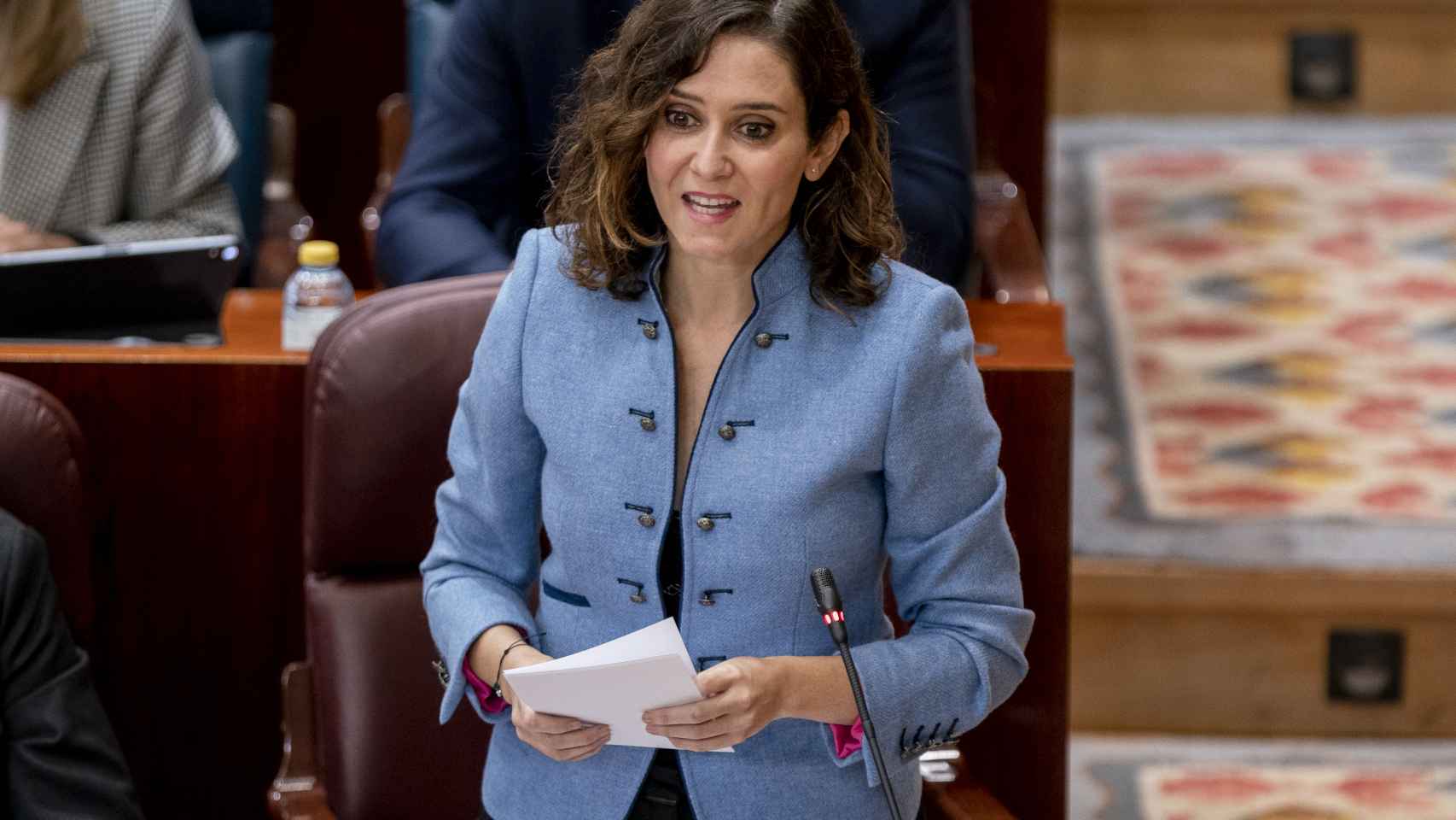 La presidenta de la Comunidad de Madrid, Isabel Díaz Ayuso, en la sesión de control en la Asamblea de Madrid. EP