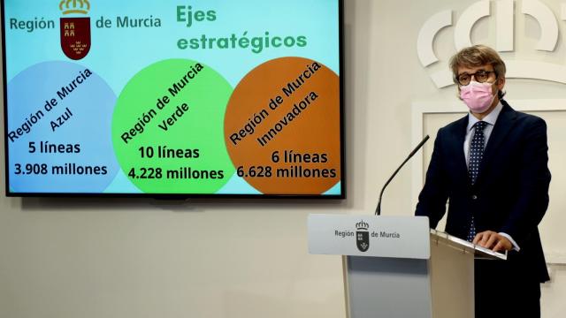 El consejero de Economía, Hacienda y Administración Digital, Luis Alberto Marín, presenta la agrupación de Next Carm en 3 grandes proyectos.