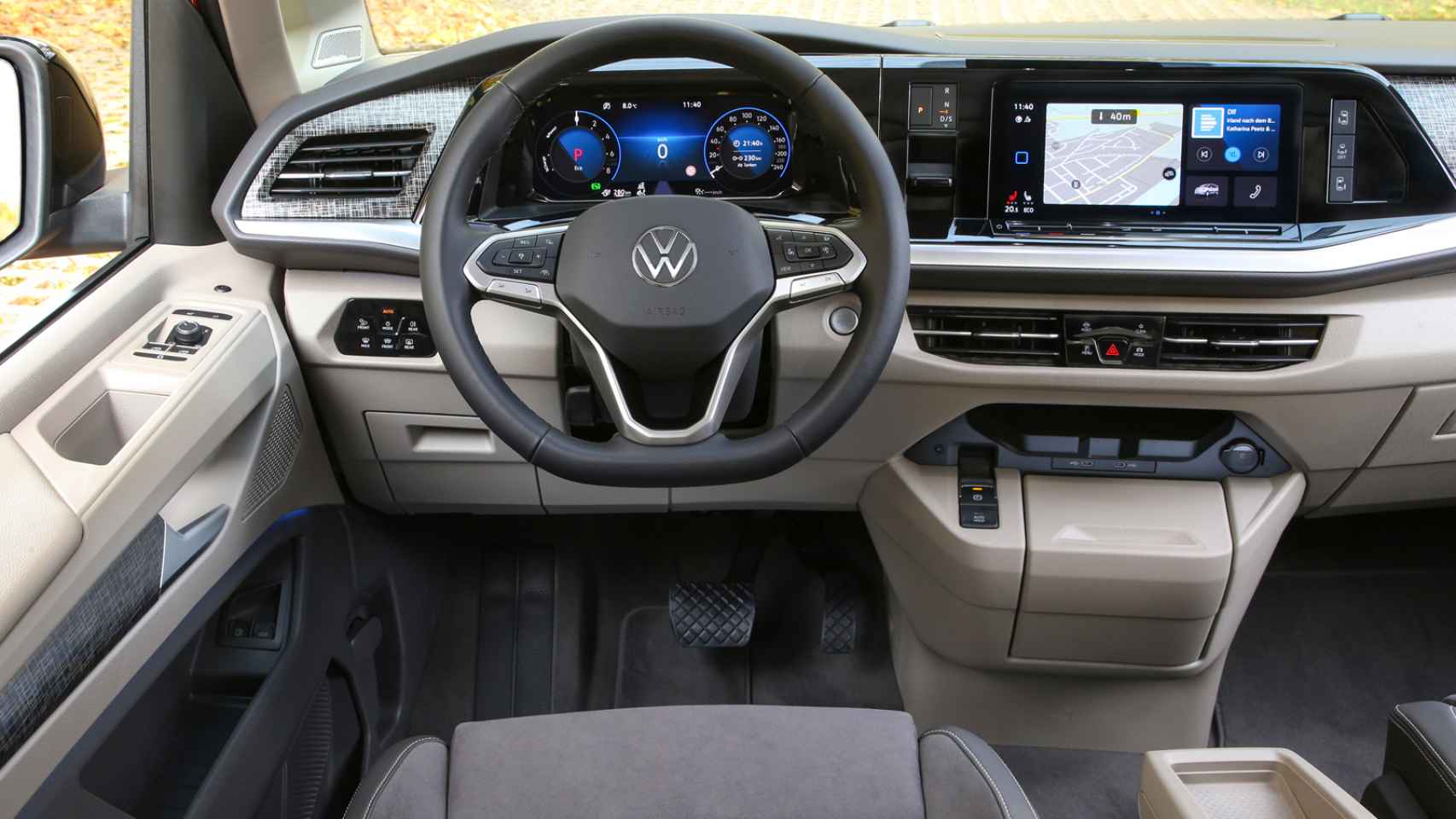 Interior del Volkswagen Multivan.