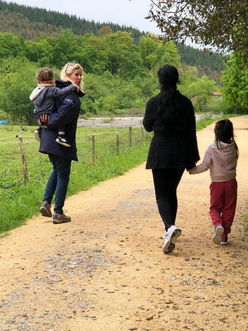 Anne Igartiburu compartió en sus redes esta bella estampa de su familia al completo.