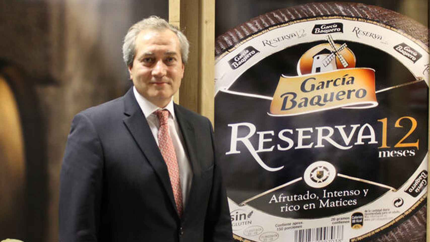 Miguel Ángel, uno de los dueños de García Baquero, se implica en la innovación de los nuevos quesos.