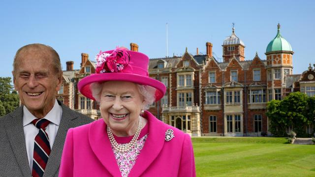 La reina Isabel y el duque de Edimburgo en Sandringham, en un montaje de JALEOS.