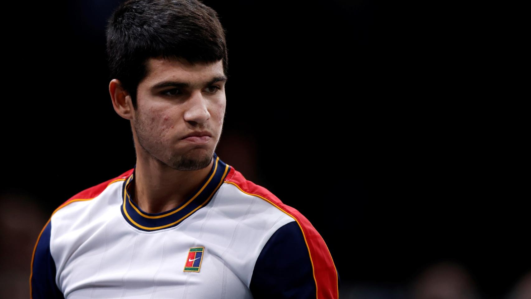 Carlos Alcaraz en un partido en el Master 1000 de París-Berçy