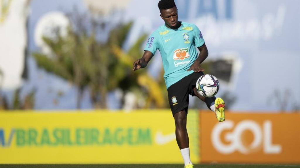 Vinicius durante un entrenamiento con la selección brasileña