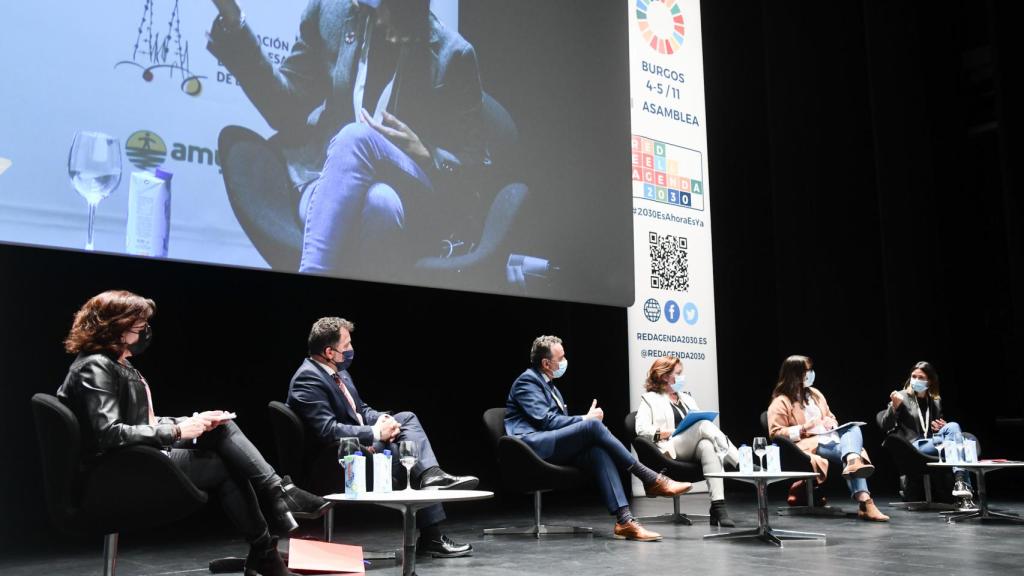 Una de las mesas de debate de las Jornadas sobre Agenda 2030 de la FEMP.