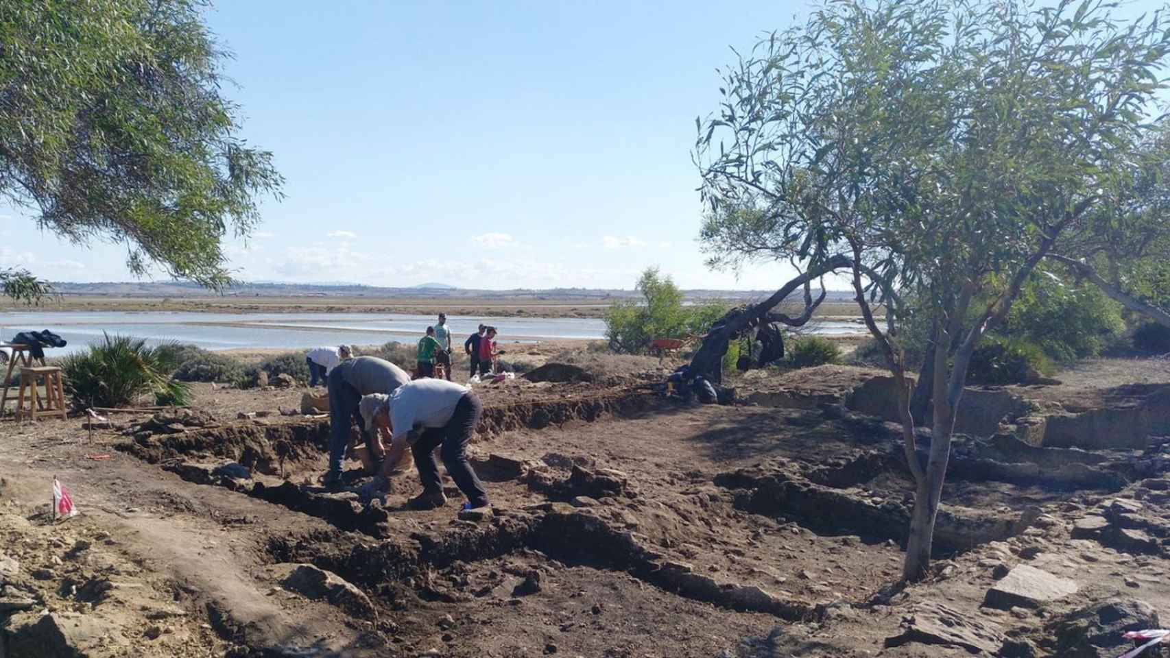 Investigadores trabajando en el yacimiento en Marruecos.