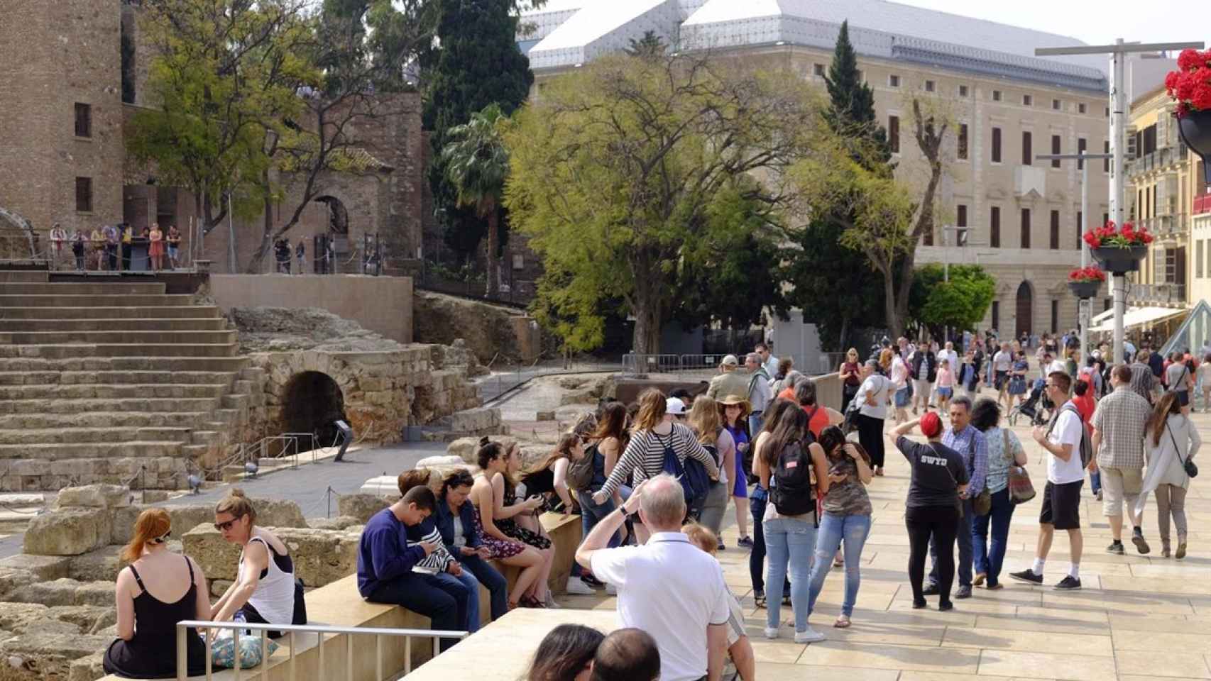 Decenas de turistas en el Centro de Málaga.