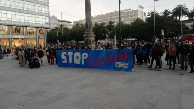 Protesta en A Coruña en repulsa de la agresión transfóbica de Lugo.