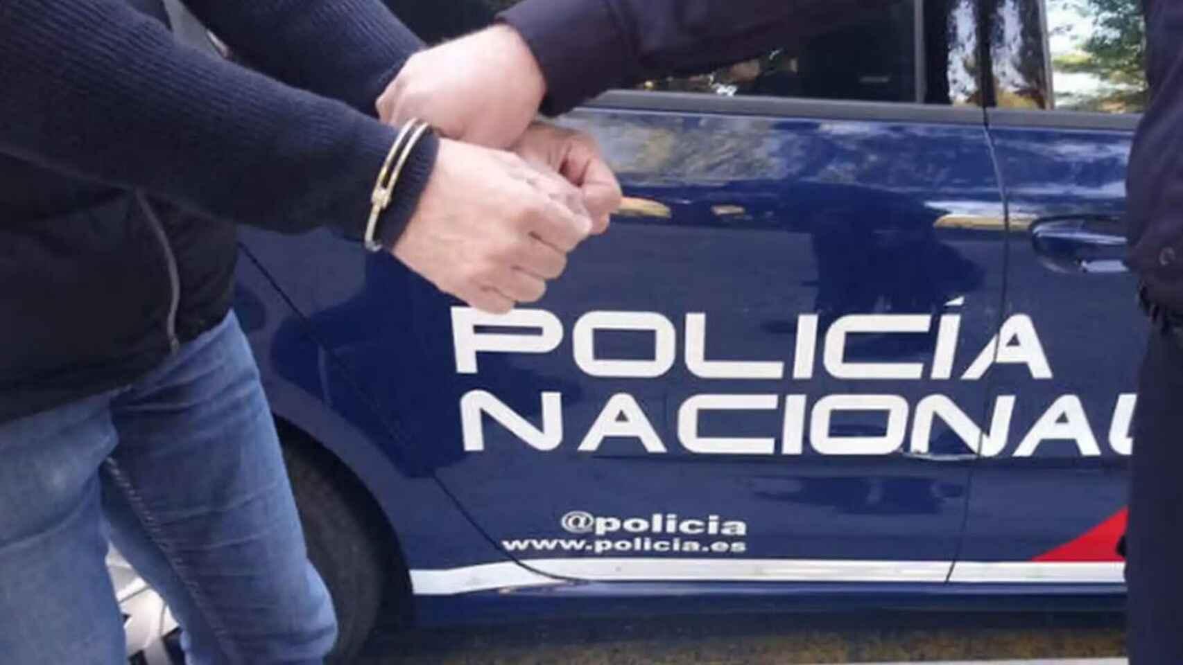 Imagen de archivo de un detenido por la Policía Nacional.