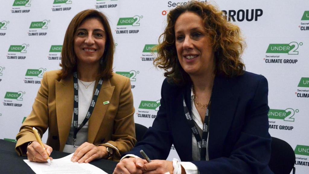 La conselleira de Medio Ambiente, Ángeles Vázquez, firma el Memorando de Entendemento Under2 2021.