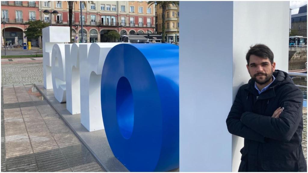 Julián Reina, en el muelle de Curuxeiras.