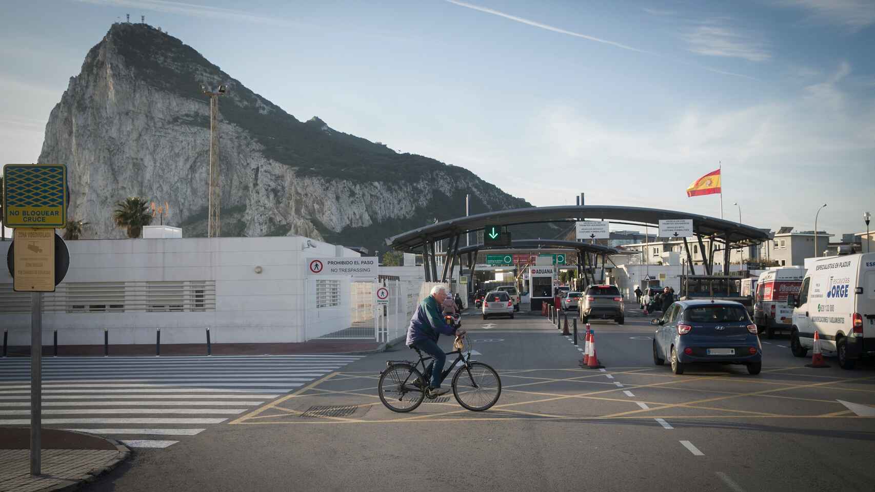 La negociación para derribar la Verja de Gibraltar tras el Brexit se atasca en Bruselas