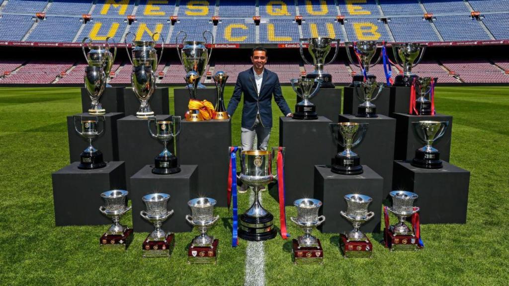 Xavi Hernández, con sus títulos cosechados en el Barcelona