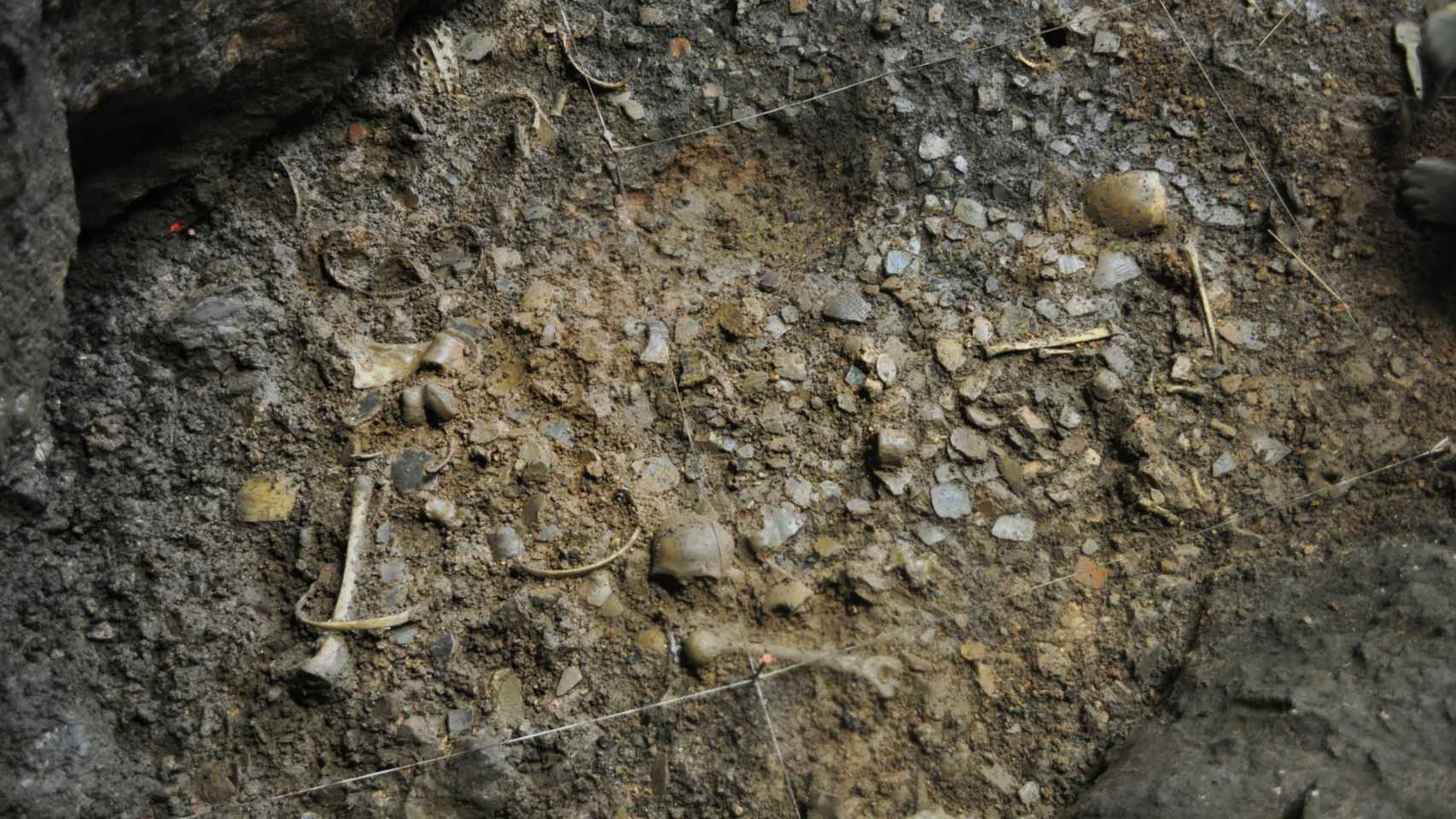Hallazgos arqueológicos descubiertos en el yacimiento de la cueva de Els Trocs