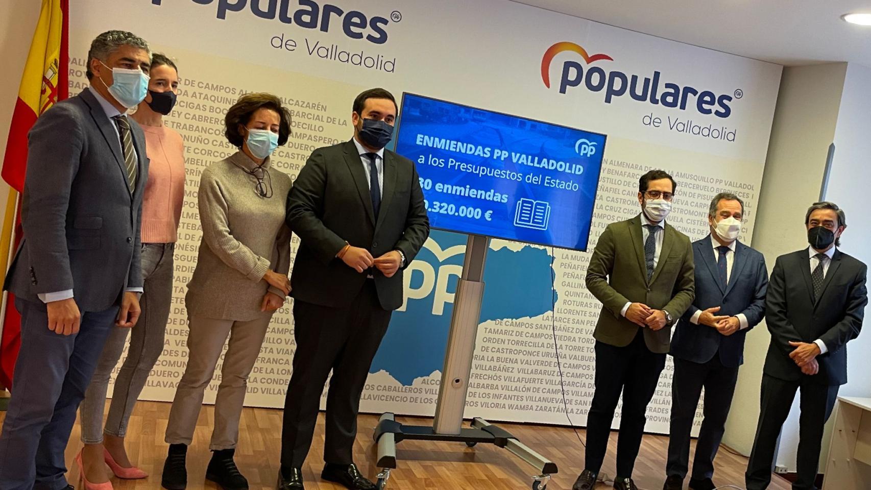 Los parlamentarios del PP presentan las enmiendas