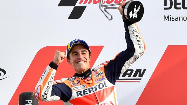 Marc Márquez celebra su podio en Emilia Romagna