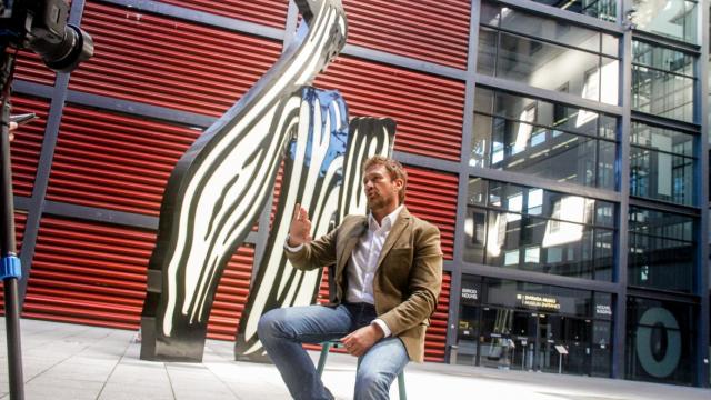 El productor y cineasta Miguel Ángel Tobías durante la entrevista con EL ESPAÑOL.