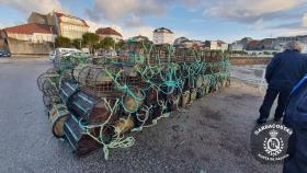 Varias nasas incautadas por el Servizo de Gardacostas de Galicia.