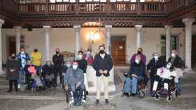 Conrado Íscar recibe en la Diputación a los primeros viajeros con asistencia en destino