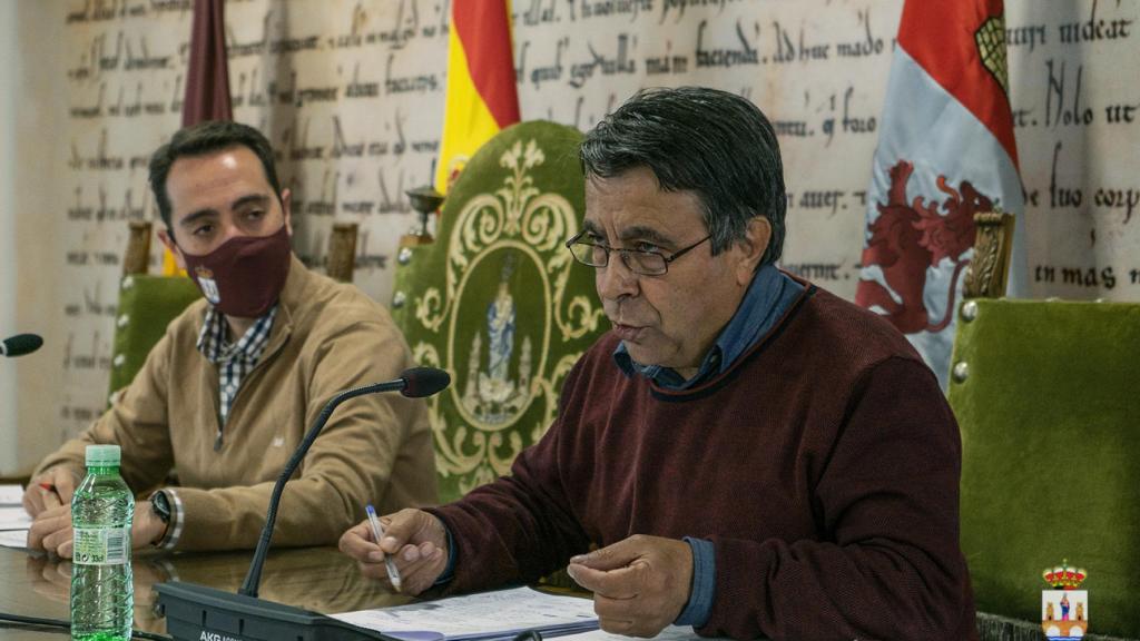 El alcalde de Benavente, Luciano Huerga, y concejal de bienestar social, Antonio Vega