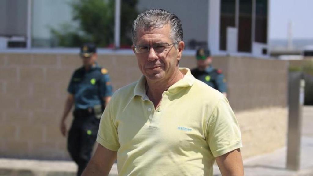 Francisco Granados, en una imagen de 2017, a su salida de la cárcel tras depositar una fianza.