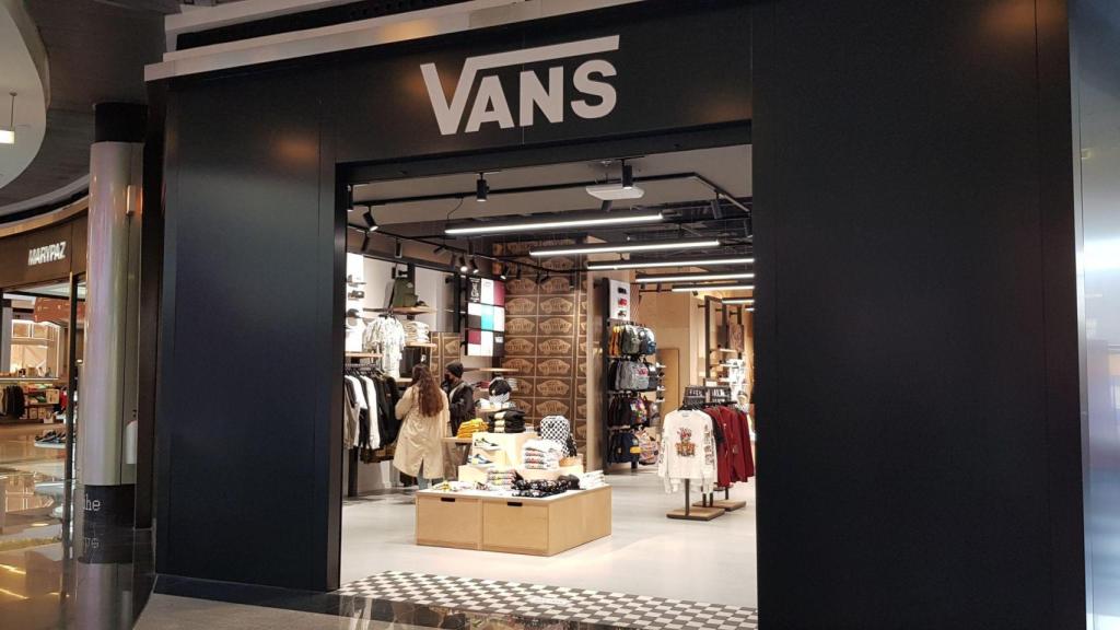 La marca estadounidense Vans vuelve a Galicia con una nueva tienda en A Coruña