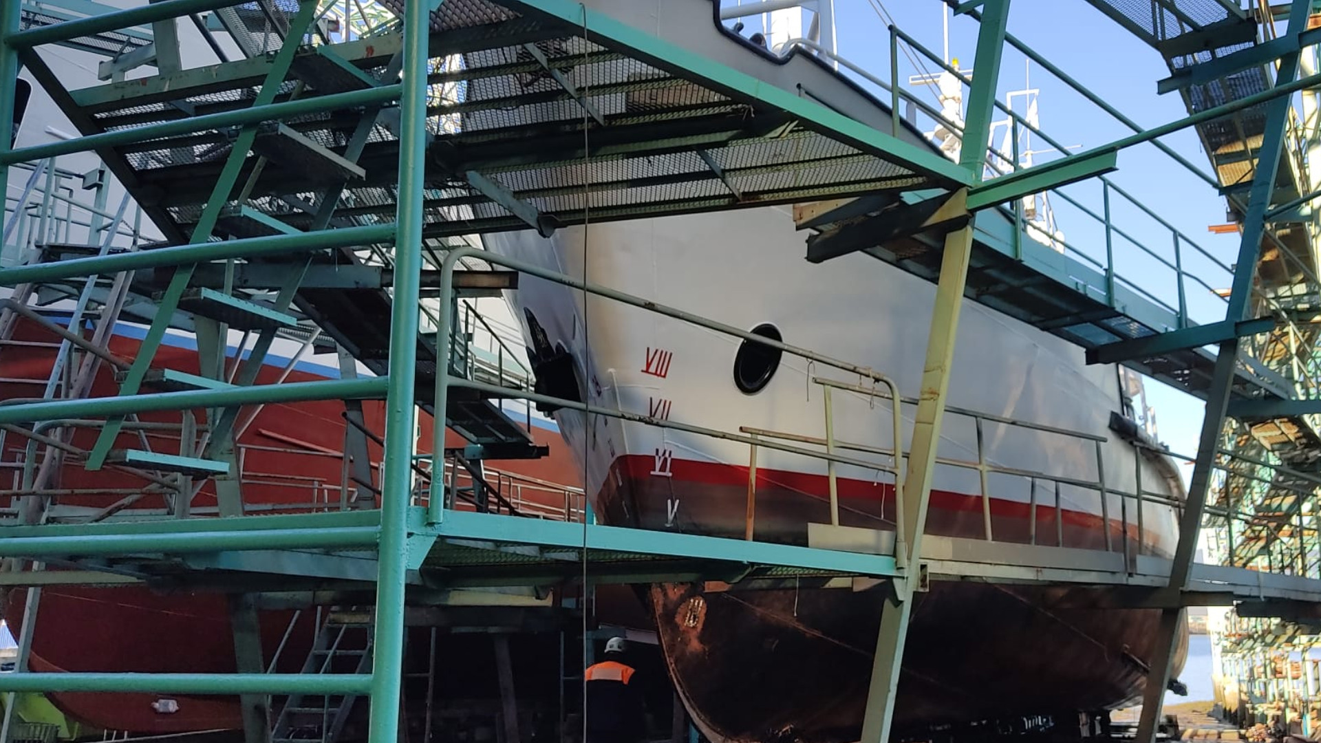 El ‘Rías Bajas’ en el astillero Armada. Foto: Puerto de Vigo