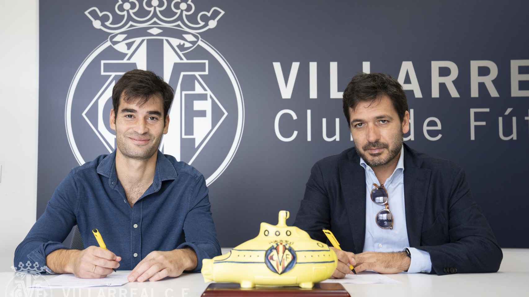 Firma de renovación de contrato de Manu Trigueros con el Villarreal