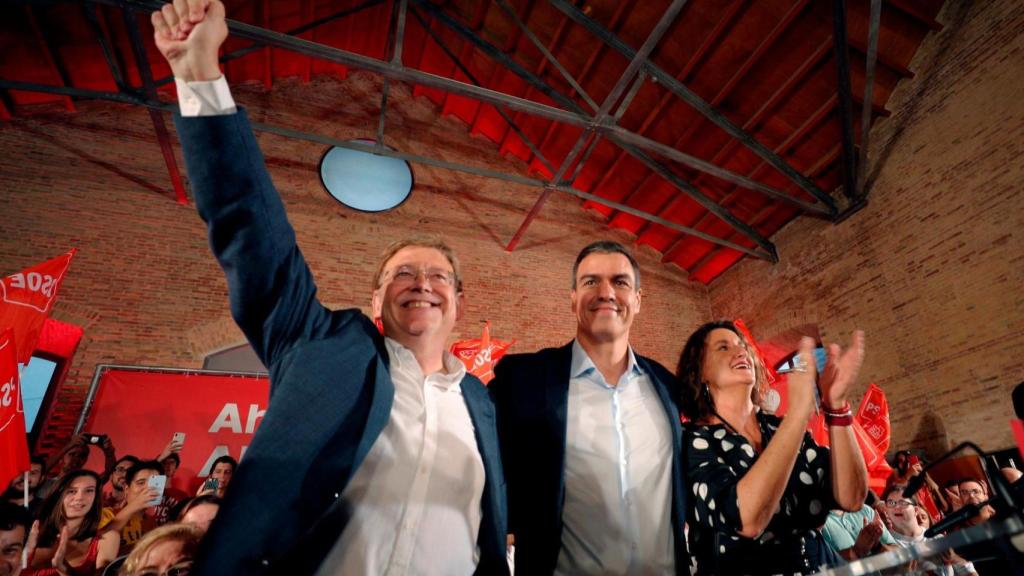 Ximo Puig y Pedro Sánchez, en un mitin celebrado en Valencia.