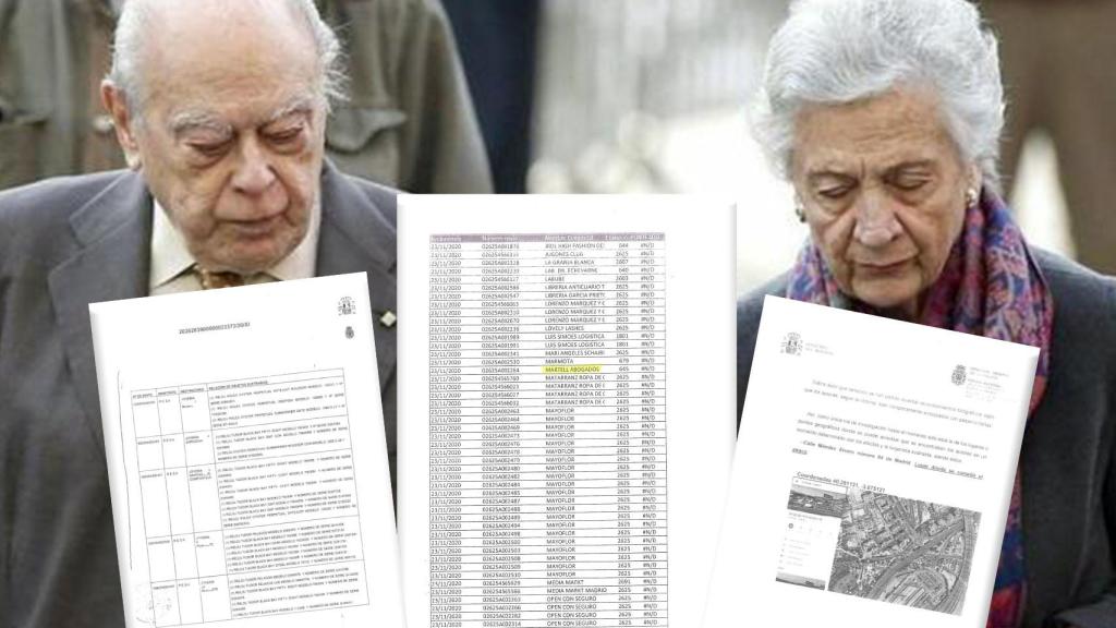 Jordi Pujol y su esposa, junto a documentos de la investigación del robo de los ordenadores./