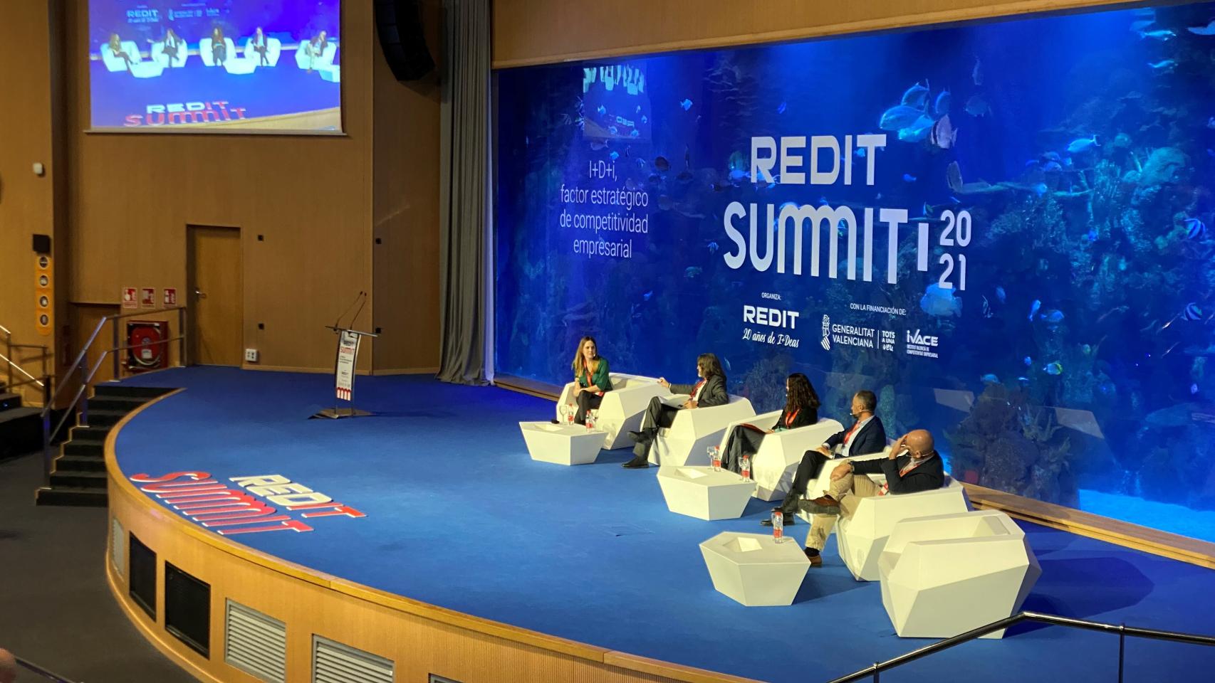 Una de las mesas redondas celebradas durante el REDIT Summit 2021.