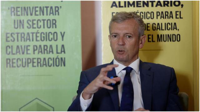 Alfonso Rueda en un foro celebrado en Ferrol.