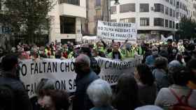 Protesta de transportistas contra Yolanda Díaz a las puertas del Teatro Olympia en Valencia. EP