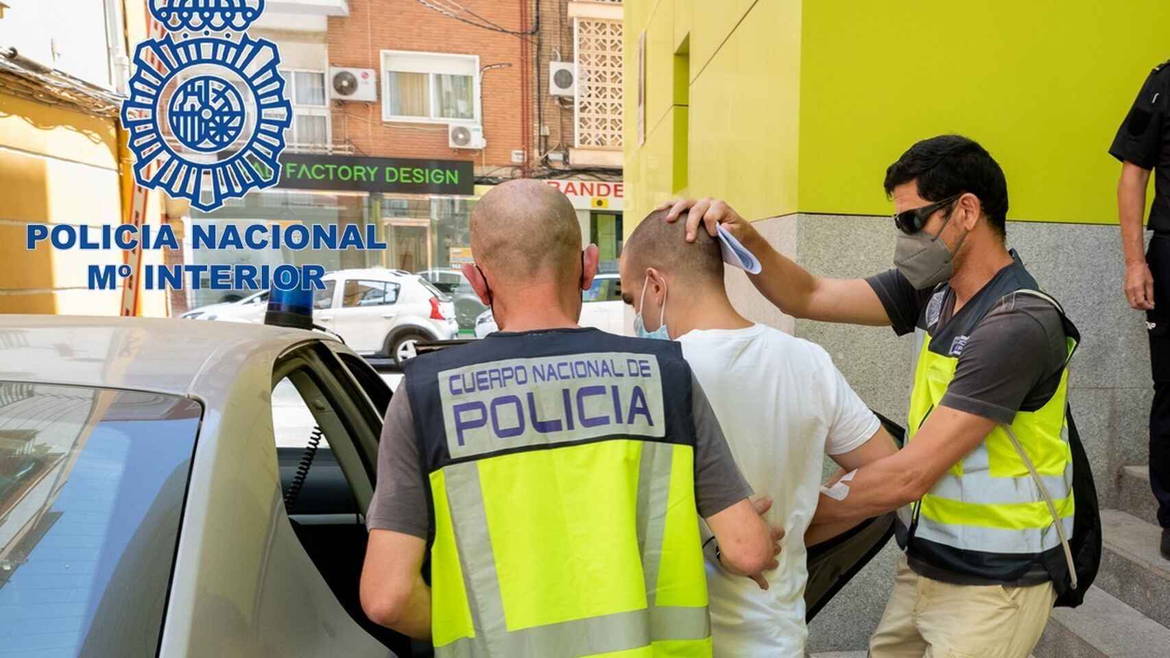 Francisco, a la salida de la Comisaría de Cartagena, tras ser detenido por agentes de la Policía Nacional.
