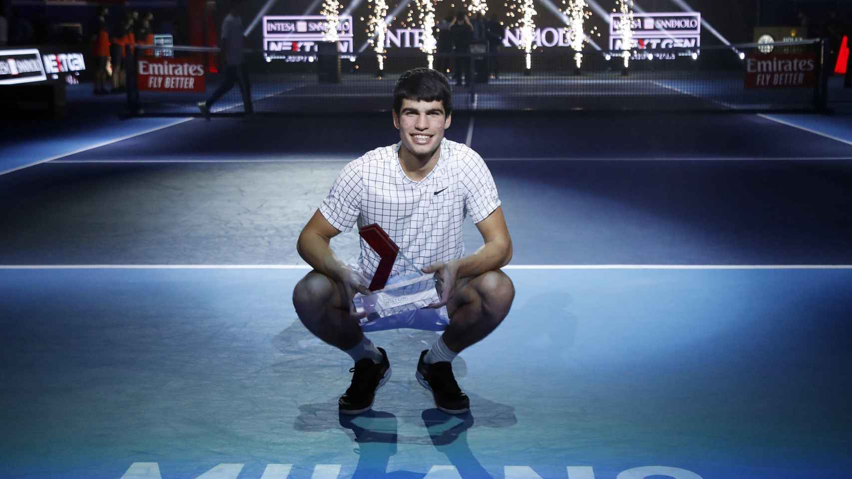 Alcaraz, con el título de campeón en Milán