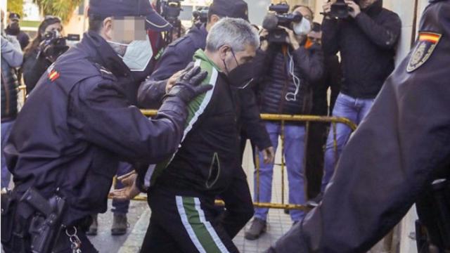 Llegada de Bernardo Montoya a la  Audiencia Provincial de Huelva