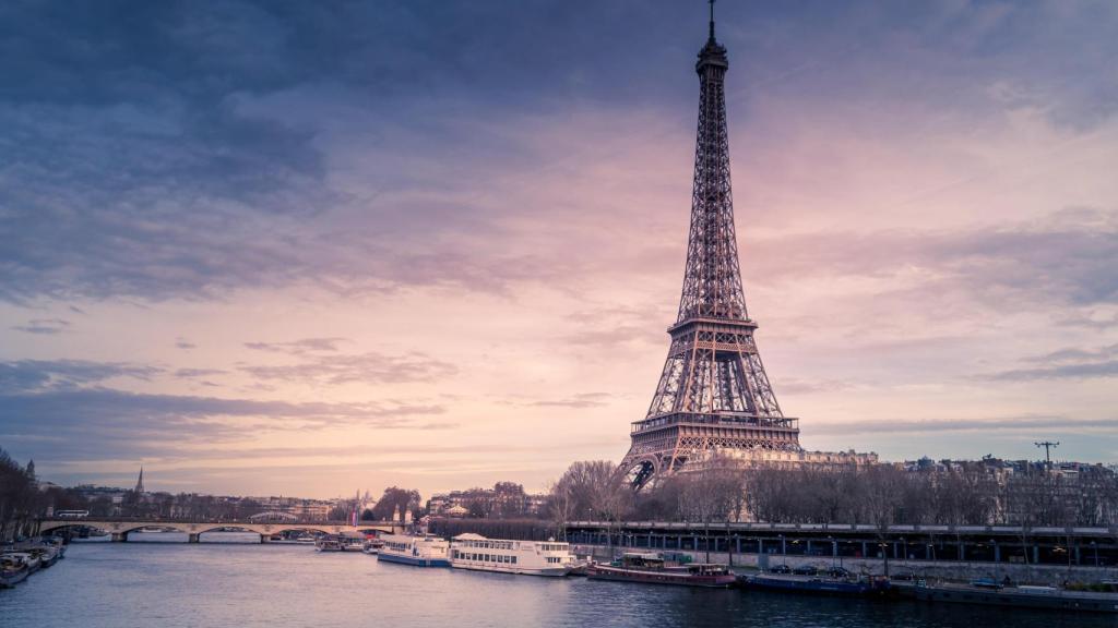 La Torre Eiffel (París, Francia).
