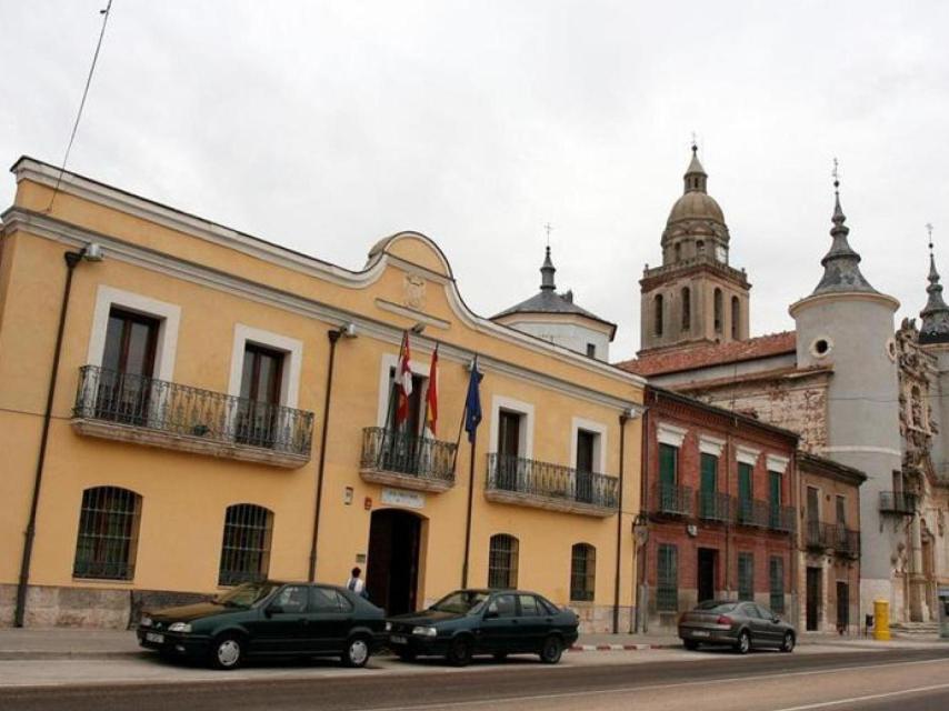 Imagen del exterior del Ayuntamiento de Rueda