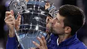 Novak Djokovic celebra su puesto de número 1 de la ATP en 2021