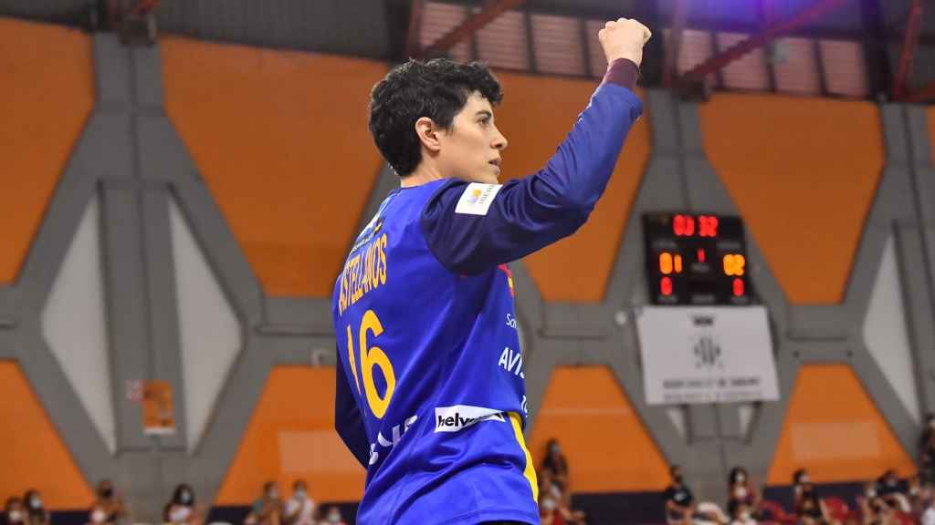 Merche Castellanos con la Selección Española de Balonmano. Foto: RFEBM