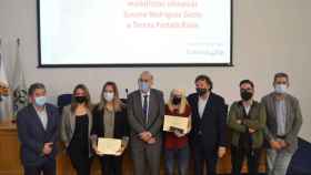 Las medallistas olímpicas junto al rector de la Universidad y otras personalidades.