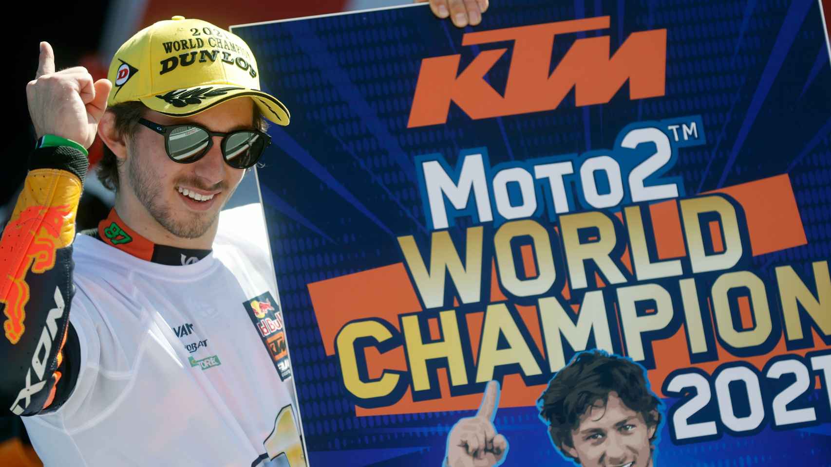 Remy Gardner celebra su campeonato de Moto2