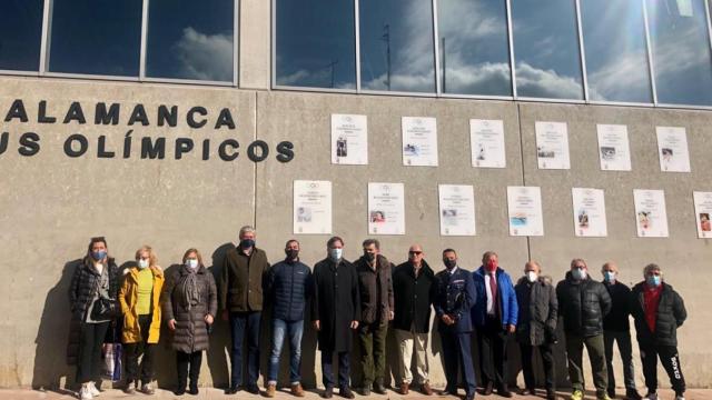 Descubrimiento de una placa en el mural de los olímpicos de Salamanca