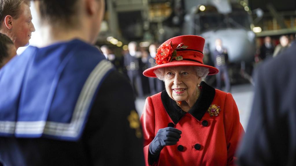 La reina Isabel durante uno de sus actos institucionales.