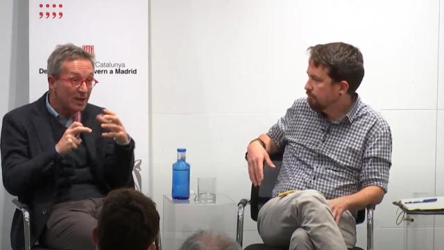 El exsecretario de Estado de Cultura José María Lassalle y el exvicepresidente Pablo Iglesias, este martes en la delegación de la Generalitat en Madrid.